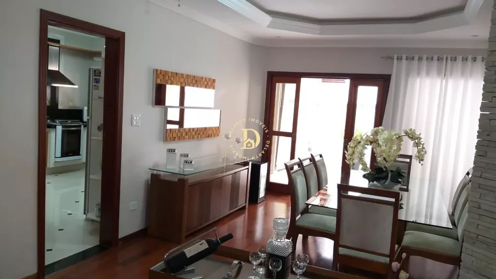 Casa à venda com 4 quartos, 260m² - Foto 3