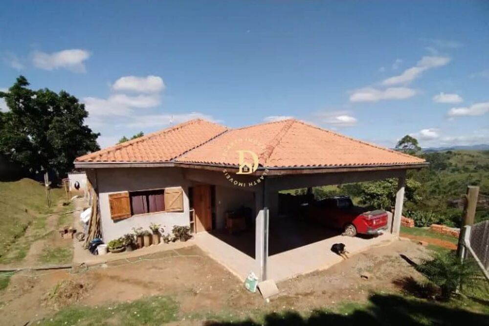 Chácara, 4 quartos, 2500 m² - Foto 1