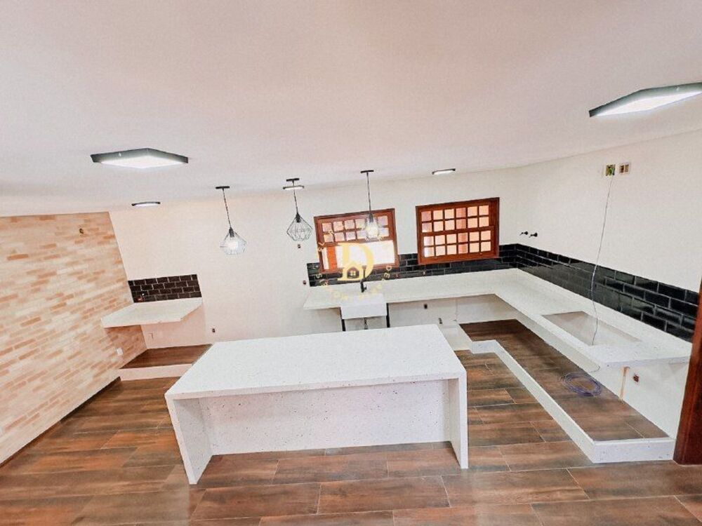 Casa à venda com 4 quartos, 473m² - Foto 2