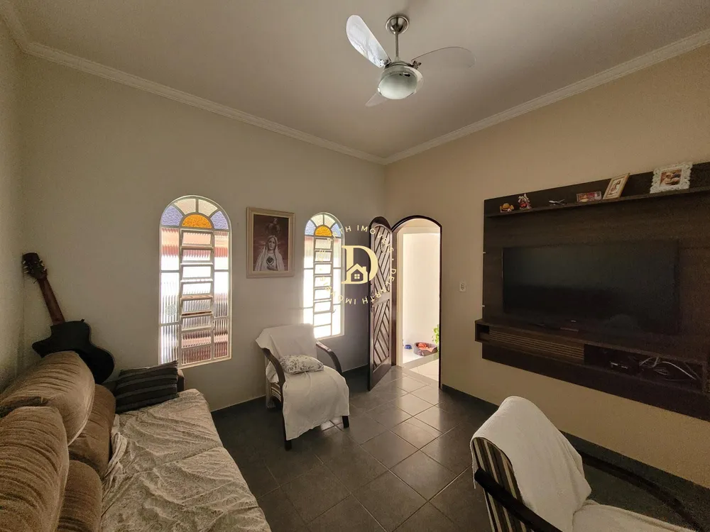 Casa, 4 quartos, 161 m² - Foto 1