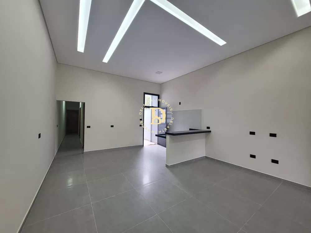 Casa à venda com 3 quartos, 100m² - Foto 1