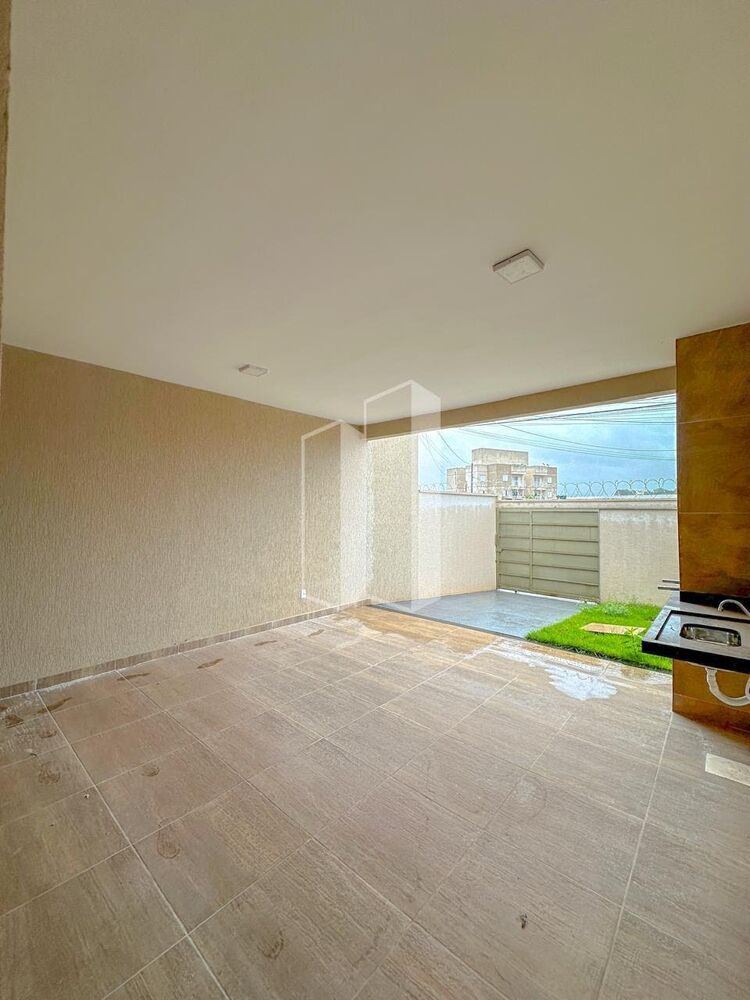 Casa à venda com 3 quartos, 106m² - Foto 4