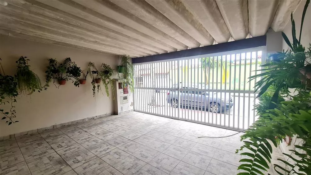 Casa à venda com 3 quartos, 195m² - Foto 2