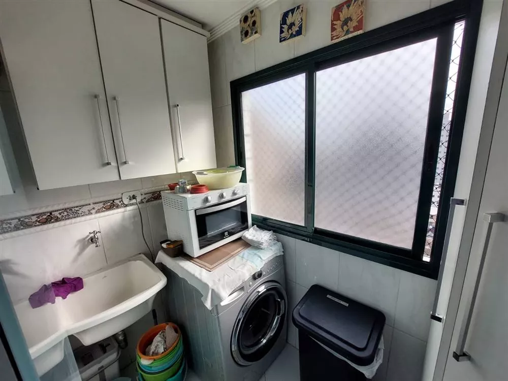 Apartamento à venda com 3 quartos, 137m² - Foto 2