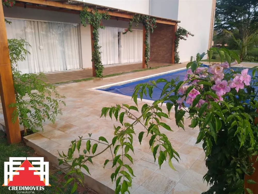 Casa de Condomínio à venda com 4 quartos, 390m² - Foto 1