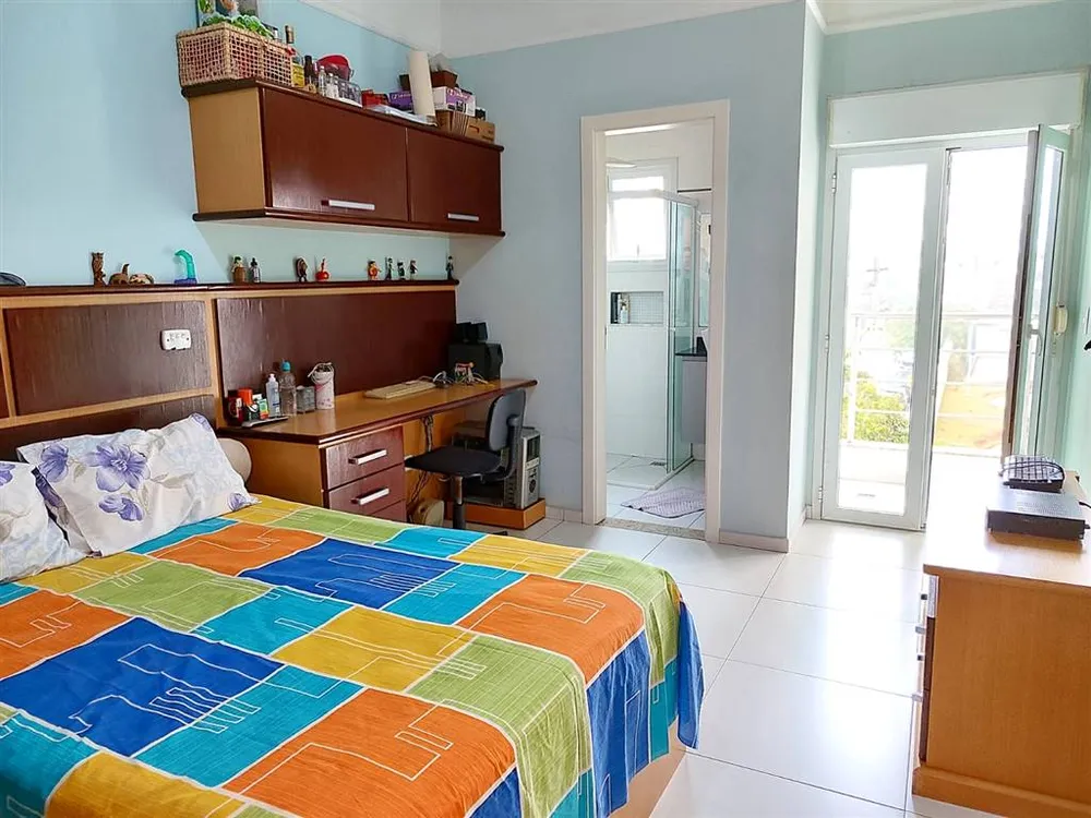 Casa, 3 quartos, 249 m² - Foto 2