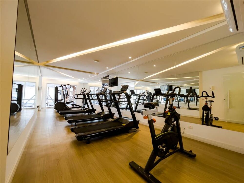 Apartamento à venda com 3 quartos, 130m² - Foto 2