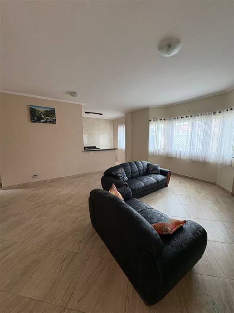 Casa à venda com 3 quartos, 120m² - Foto 2