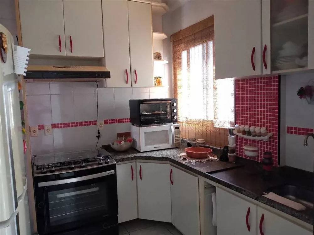 Apartamento à venda com 2 quartos, 75m² - Foto 4