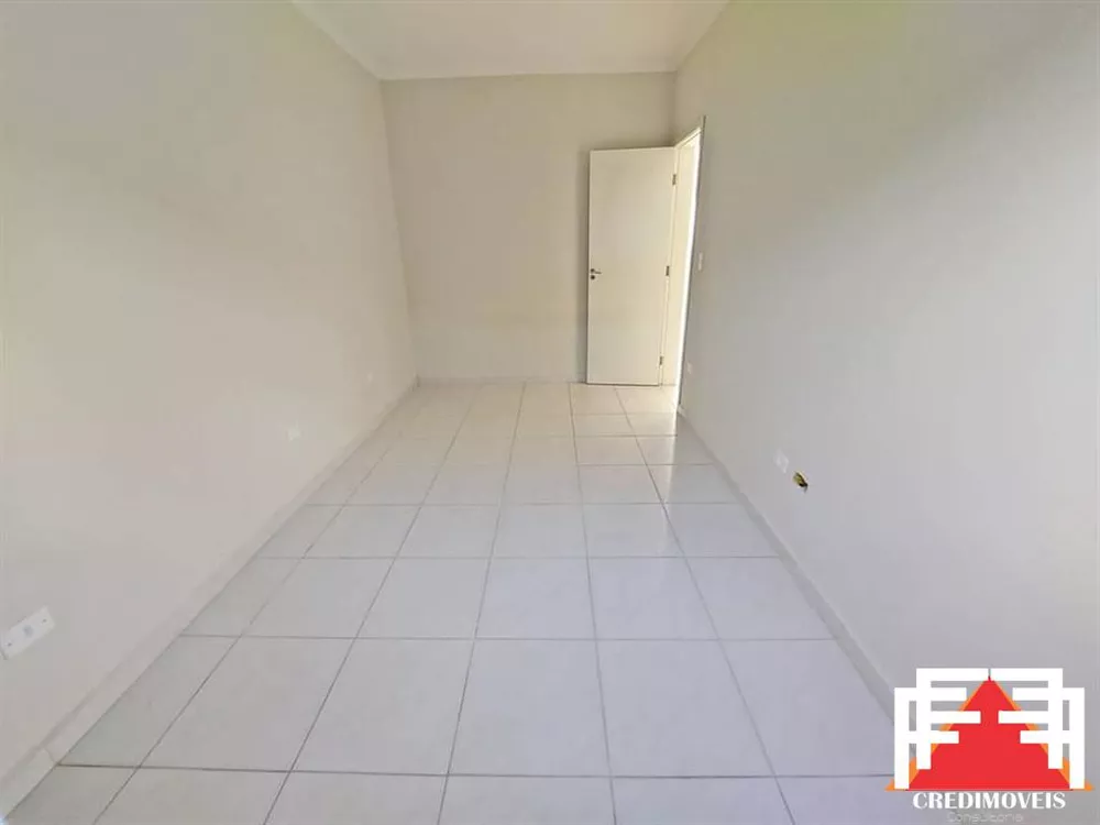 Casa à venda com 2 quartos, 60m² - Foto 4