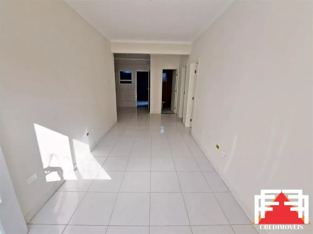 Casa à venda com 2 quartos, 60m² - Foto 2