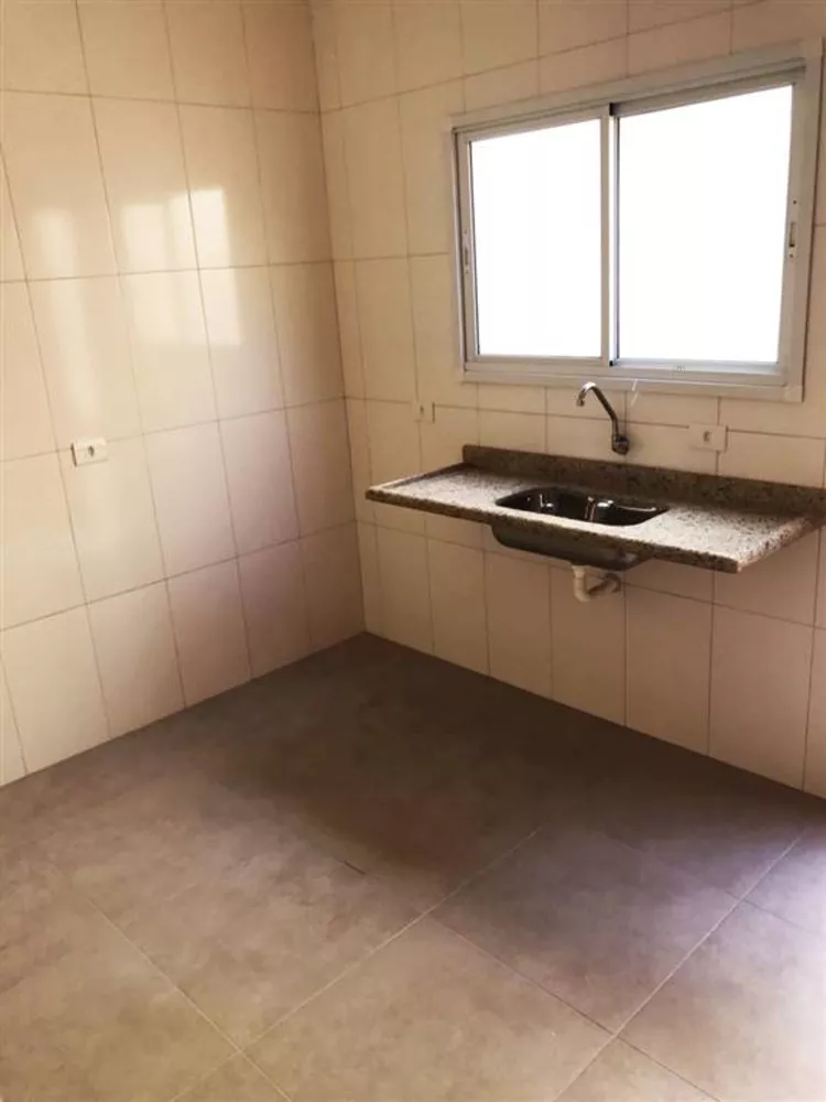 Casa à venda com 2 quartos, 68m² - Foto 10