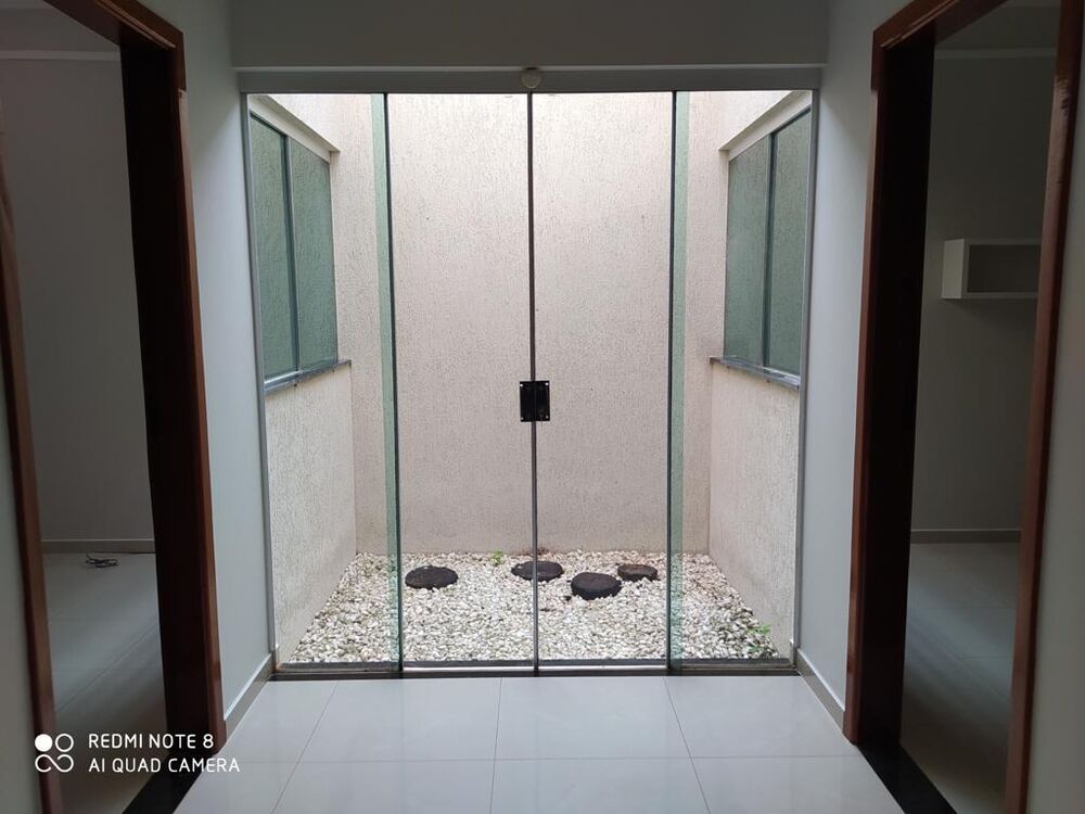 Casa à venda com 4 quartos, 200m² - Foto 2