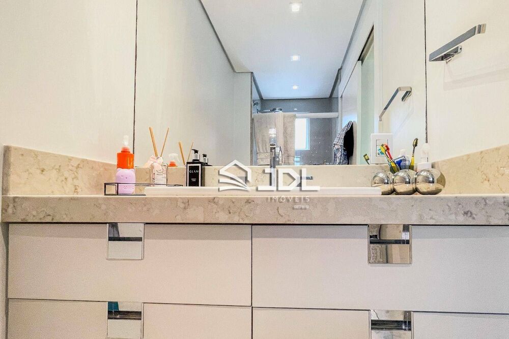 Apartamento à venda com 3 quartos, 103m² - Foto 2