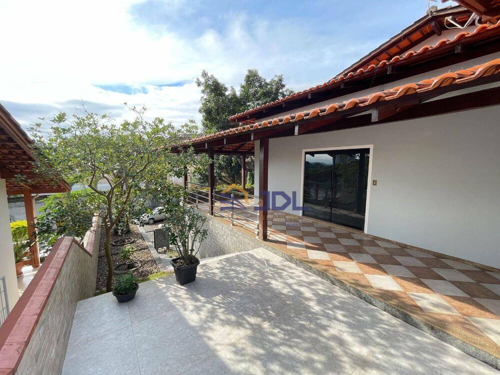 Casa, 3 quartos, 179 m² - Foto 1