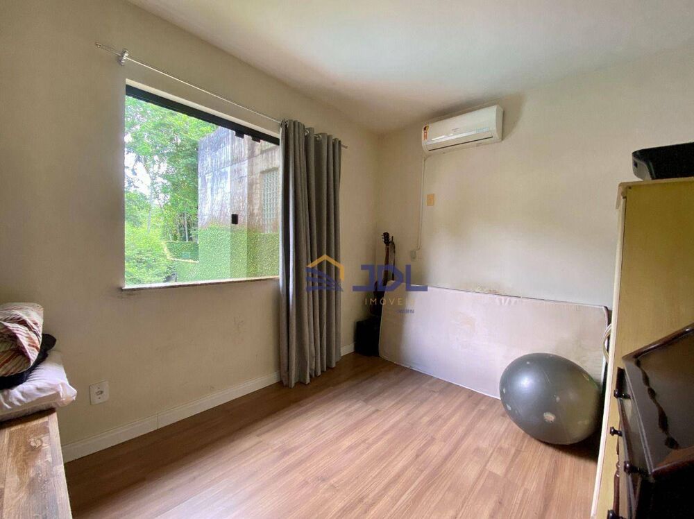 Casa à venda com 3 quartos, 250m² - Foto 3