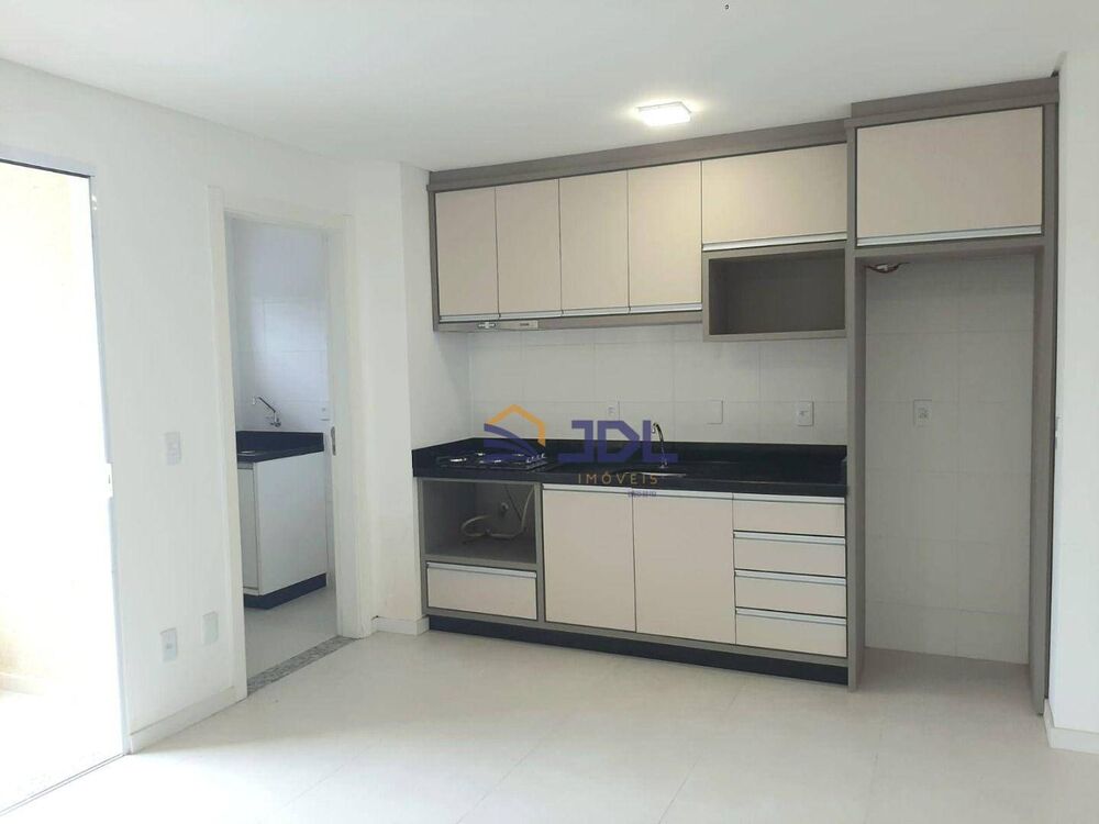 Apartamento à venda com 2 quartos, 71m² - Foto 2
