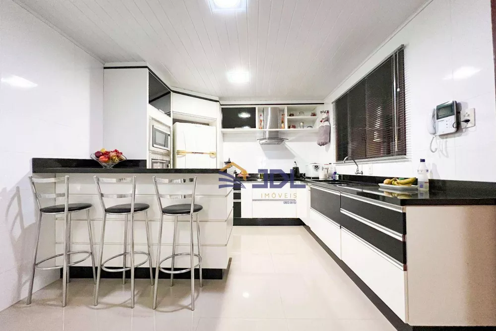 Casa, 3 quartos, 192 m² - Foto 6