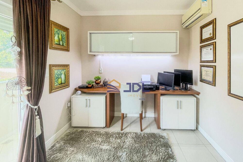 Casa à venda com 3 quartos, 260m² - Foto 4