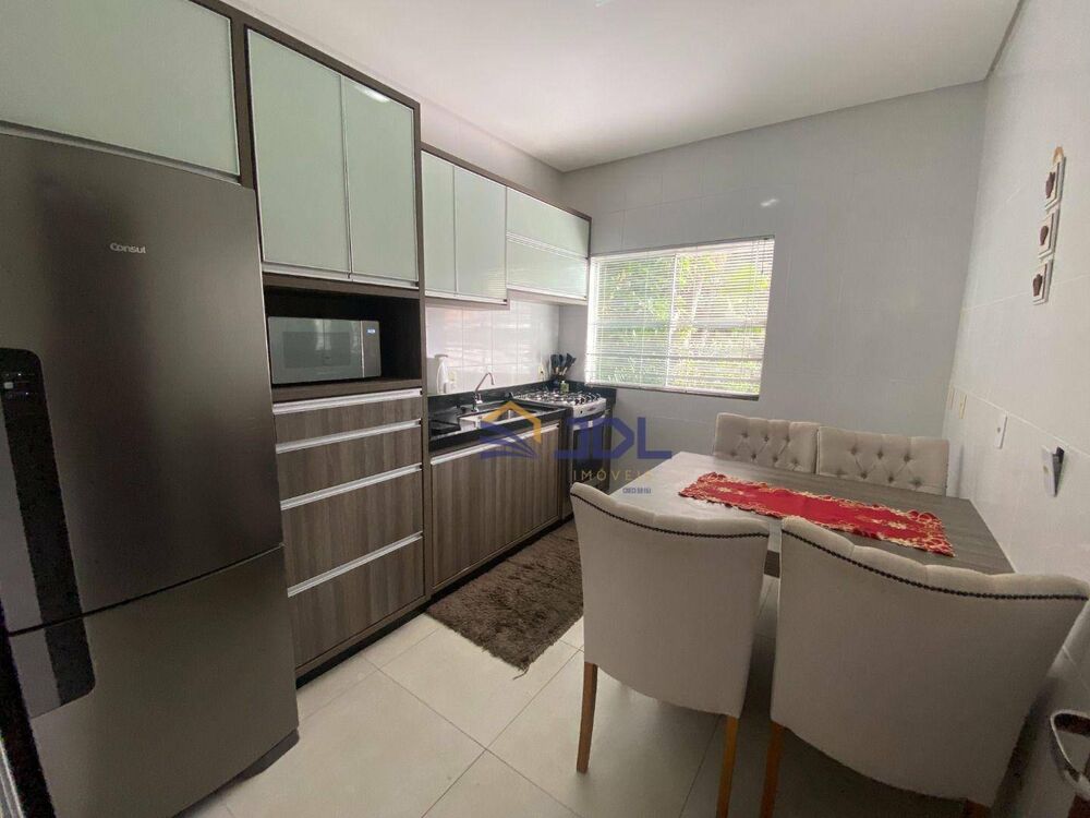 Casa à venda com 4 quartos, 156m² - Foto 1