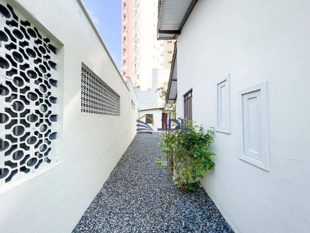 Casa à venda com 2 quartos, 93m² - Foto 3