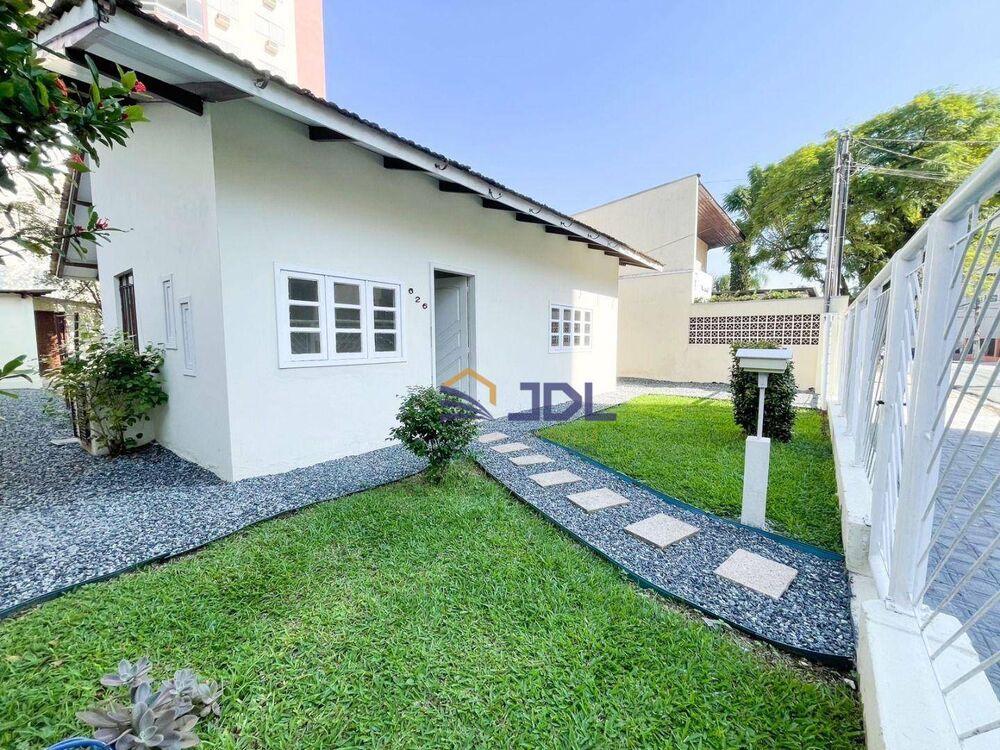 Casa à venda com 2 quartos, 93m² - Foto 1