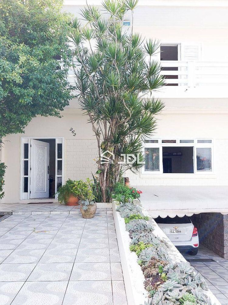 Casa, 5 quartos, 320 m² - Foto 1