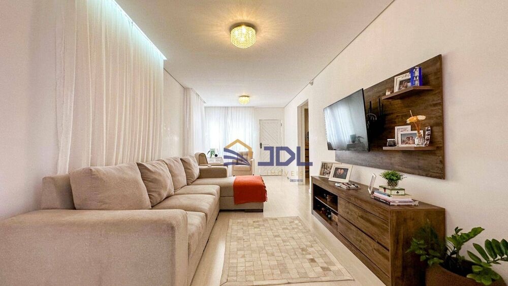 Casa à venda com 2 quartos, 120m² - Foto 4