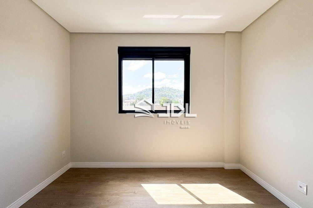 Apartamento à venda com 3 quartos, 110m² - Foto 3