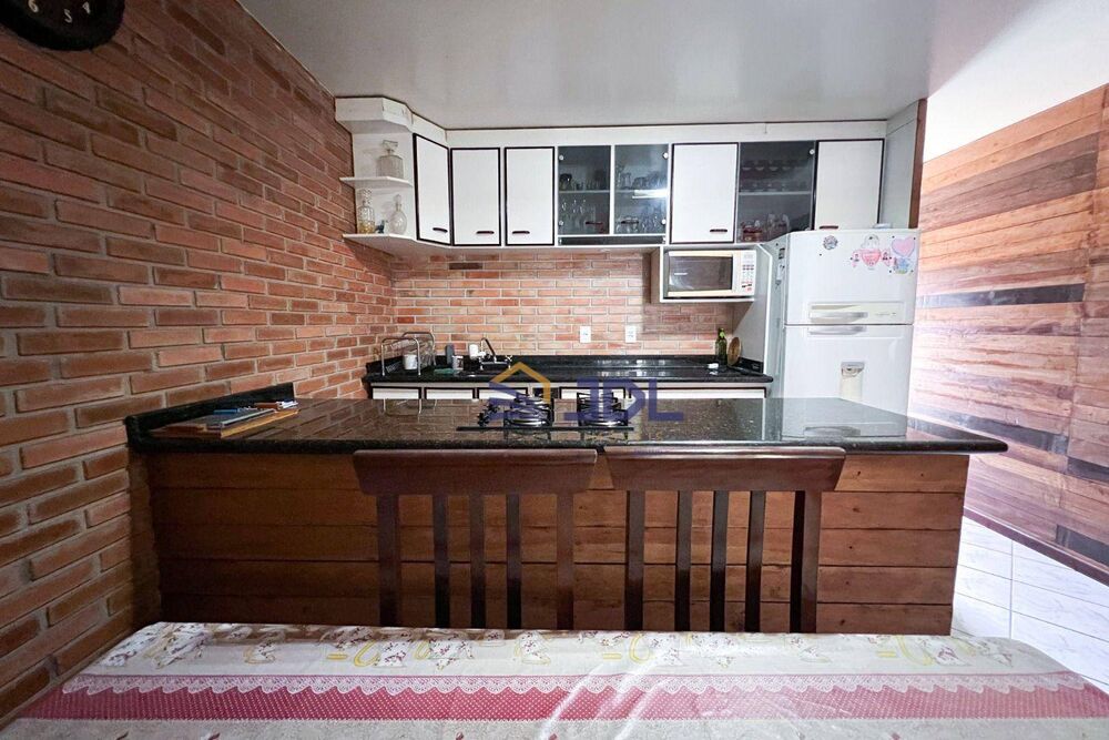 Casa à venda com 3 quartos, 300M2 - Foto 2