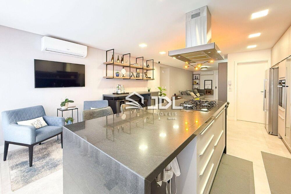 Apartamento à venda com 3 quartos, 125m² - Foto 3