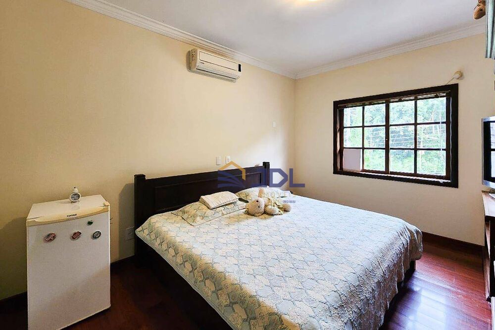 Casa, 3 quartos, 395 m² - Foto 1