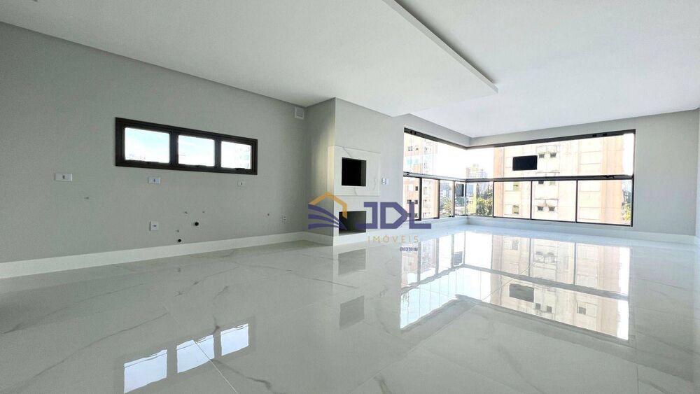 Apartamento, 3 quartos, 137 m² - Foto 2