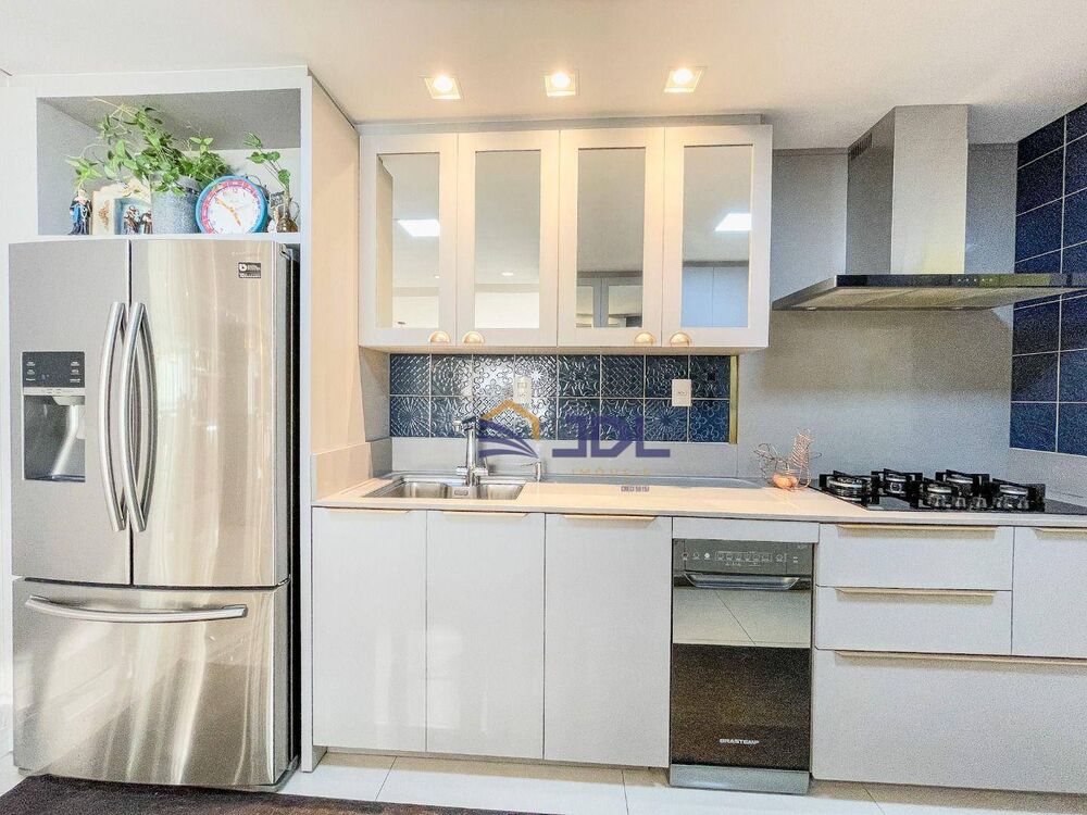 Apartamento, 3 quartos, 188 m² - Foto 1
