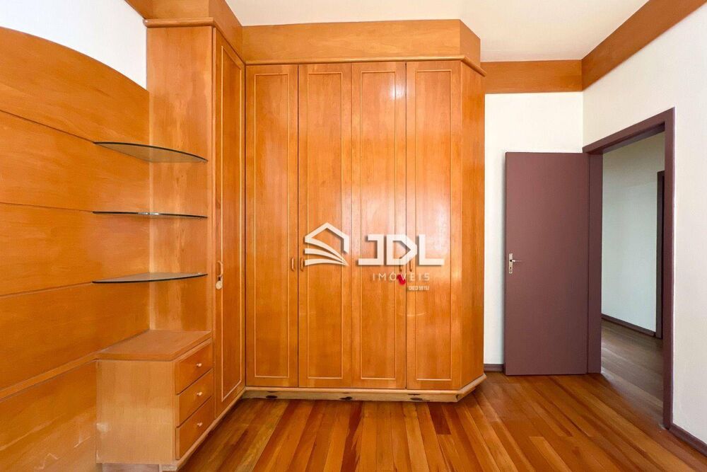 Casa, 4 quartos, 235 m² - Foto 3