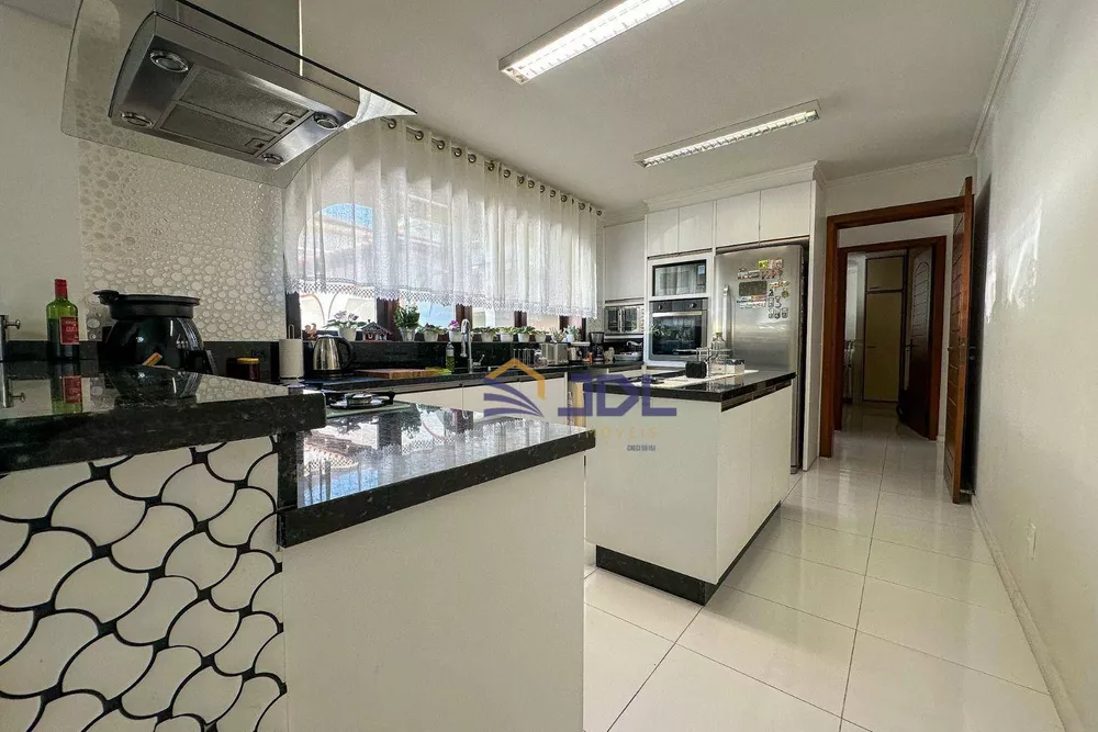 Casa, 4 quartos, 525 m² - Foto 1