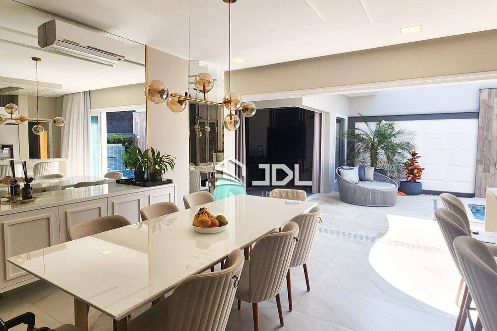 Casa à venda com 3 quartos, 246m² - Foto 3
