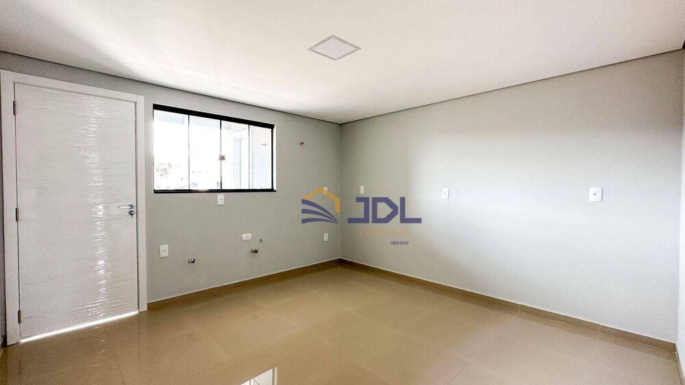 Casa à venda com 2 quartos, 115m² - Foto 1