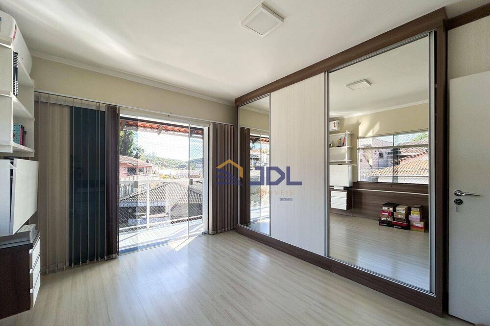 Casa, 4 quartos, 242 m² - Foto 10