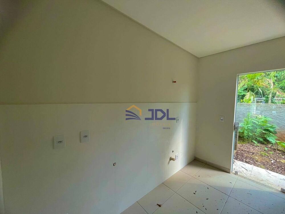 Casa à venda com 2 quartos, 74m² - Foto 4