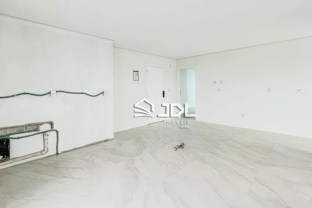 Apartamento à venda com 2 quartos, 151m² - Foto 4