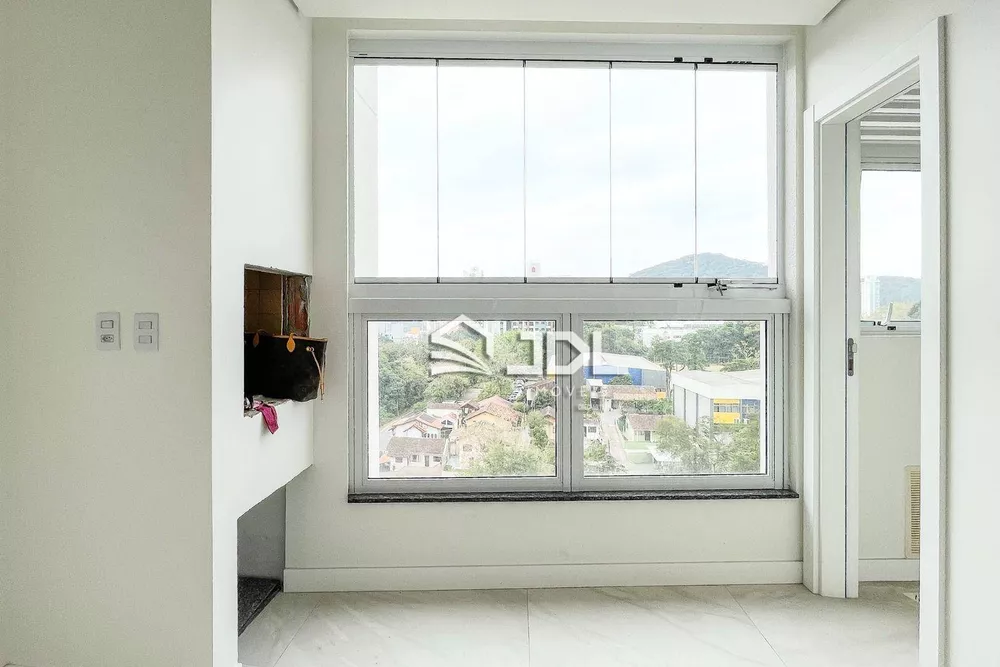 Apartamento à venda com 2 quartos, 151m² - Foto 3