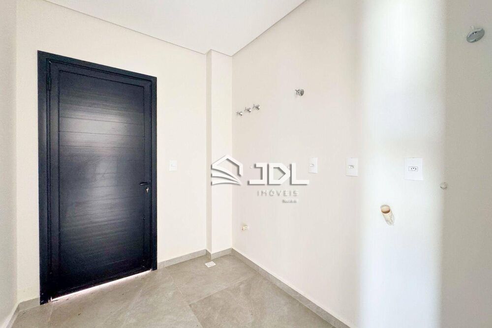 Casa à venda com 3 quartos, 204m² - Foto 8