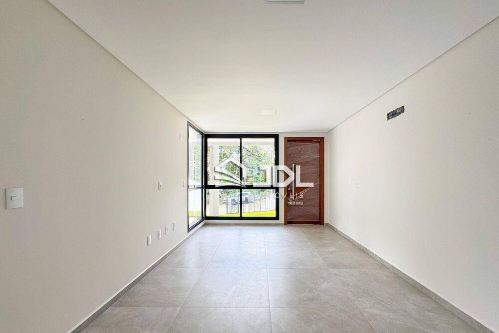 Casa à venda com 3 quartos, 204m² - Foto 3