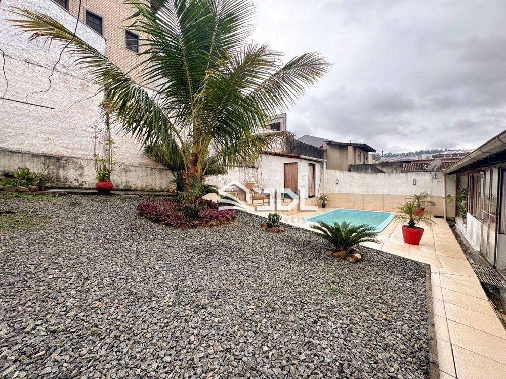 Casa à venda com 3 quartos, 158m² - Foto 3