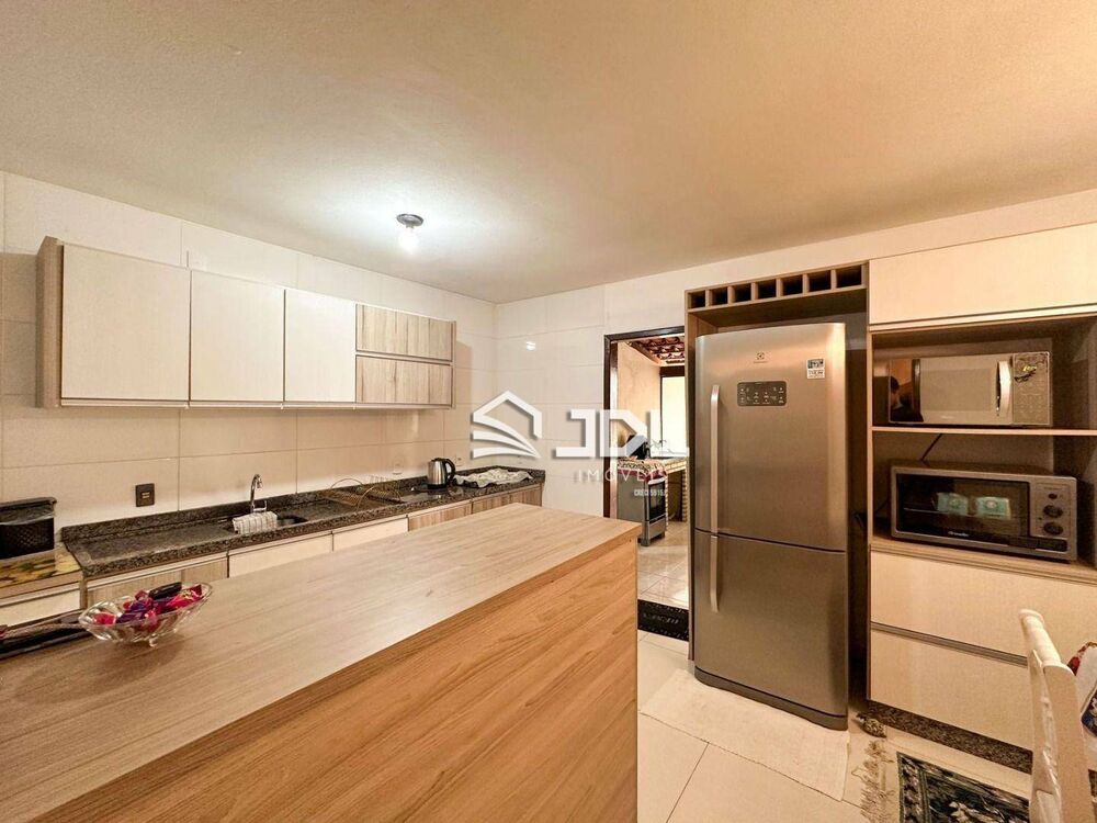 Casa à venda com 3 quartos, 158m² - Foto 8