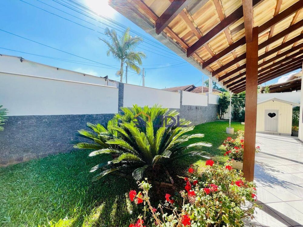 Casa, 3 quartos, 200 m² - Foto 1