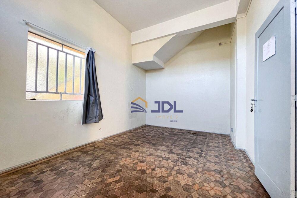 Casa à venda com 4 quartos, 253m² - Foto 4