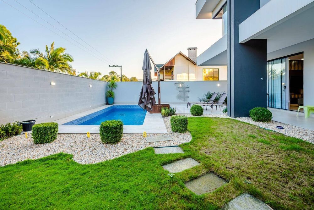 Casa de Condomínio à venda com 3 quartos, 290m² - Foto 2