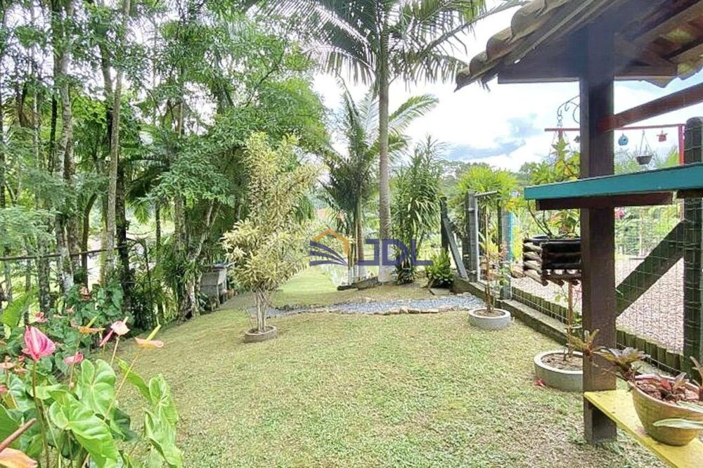 Chácara à venda com 3 quartos, 150m² - Foto 1